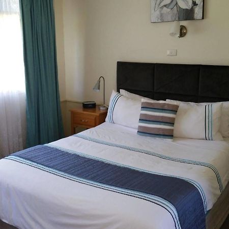Kaniva Midway Motel Екстер'єр фото