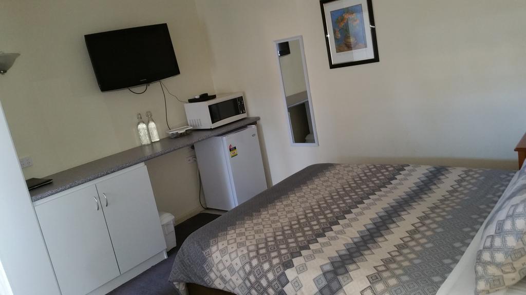 Kaniva Midway Motel Екстер'єр фото