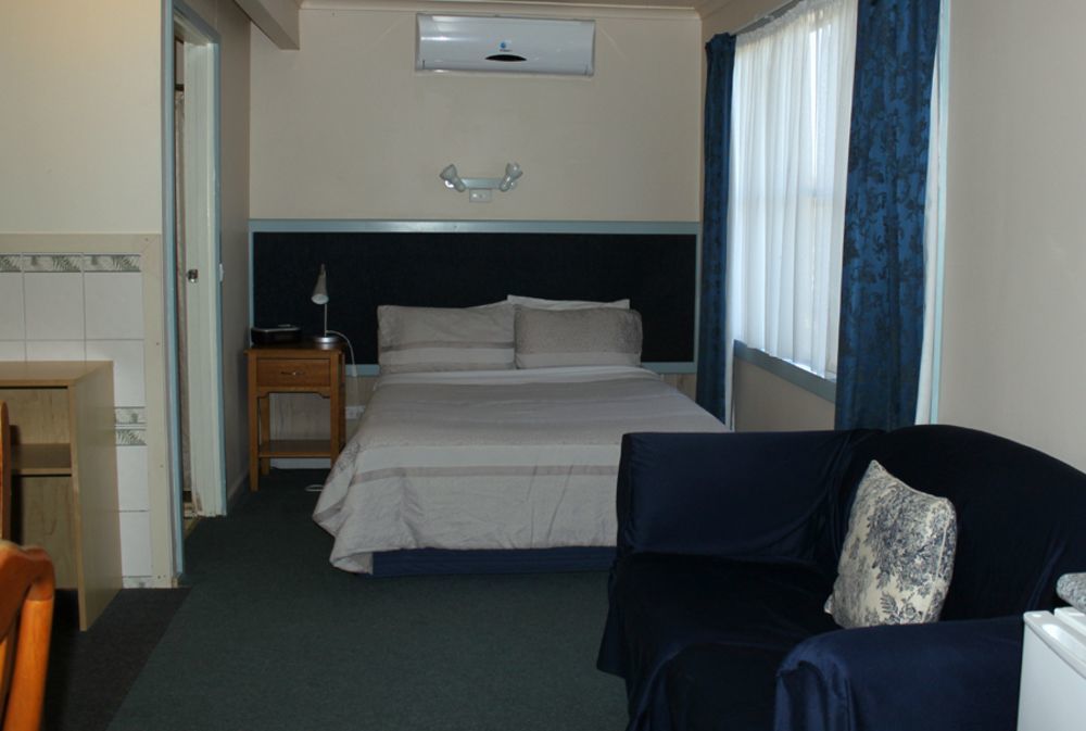 Kaniva Midway Motel Екстер'єр фото
