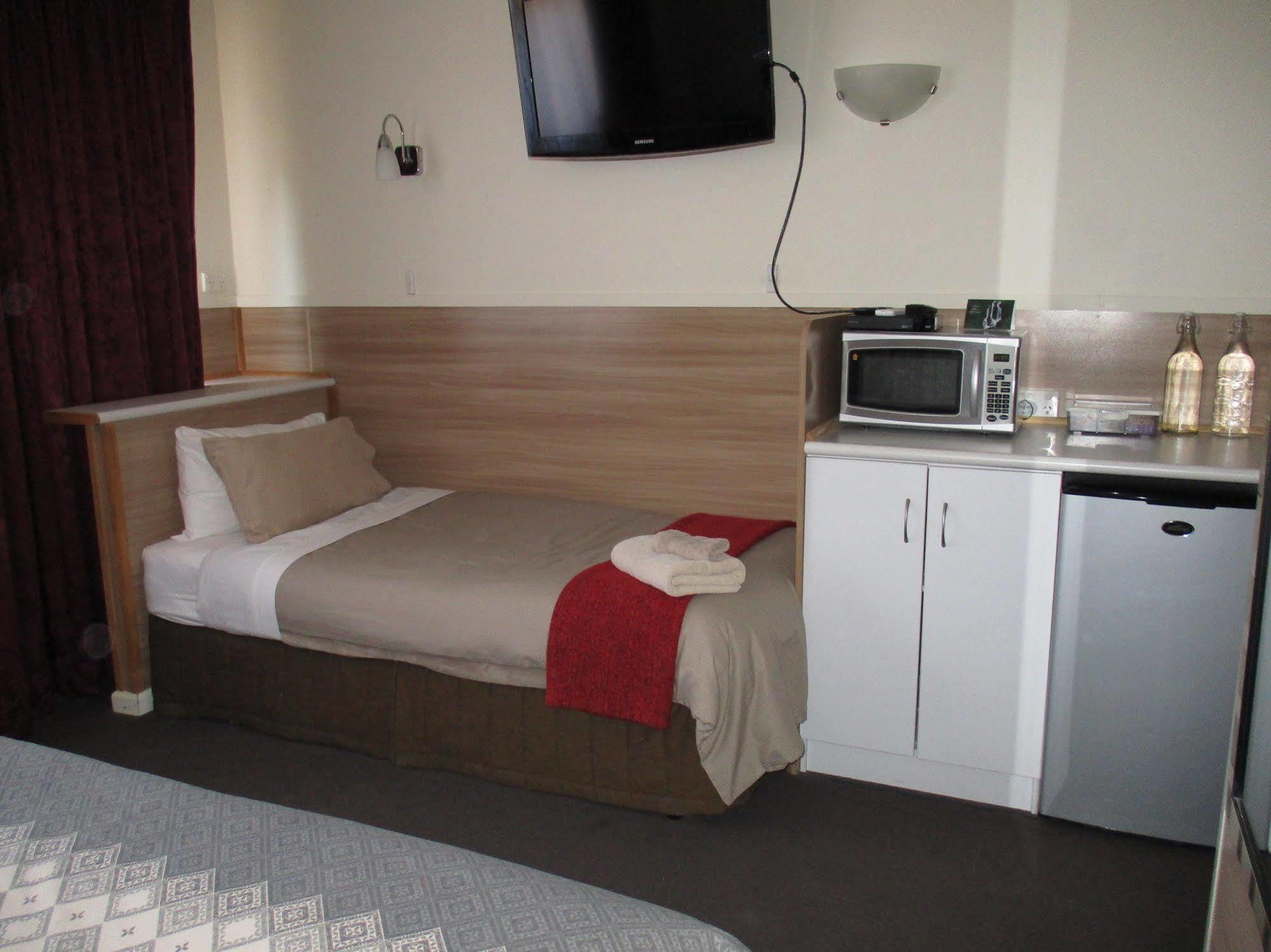 Kaniva Midway Motel Екстер'єр фото