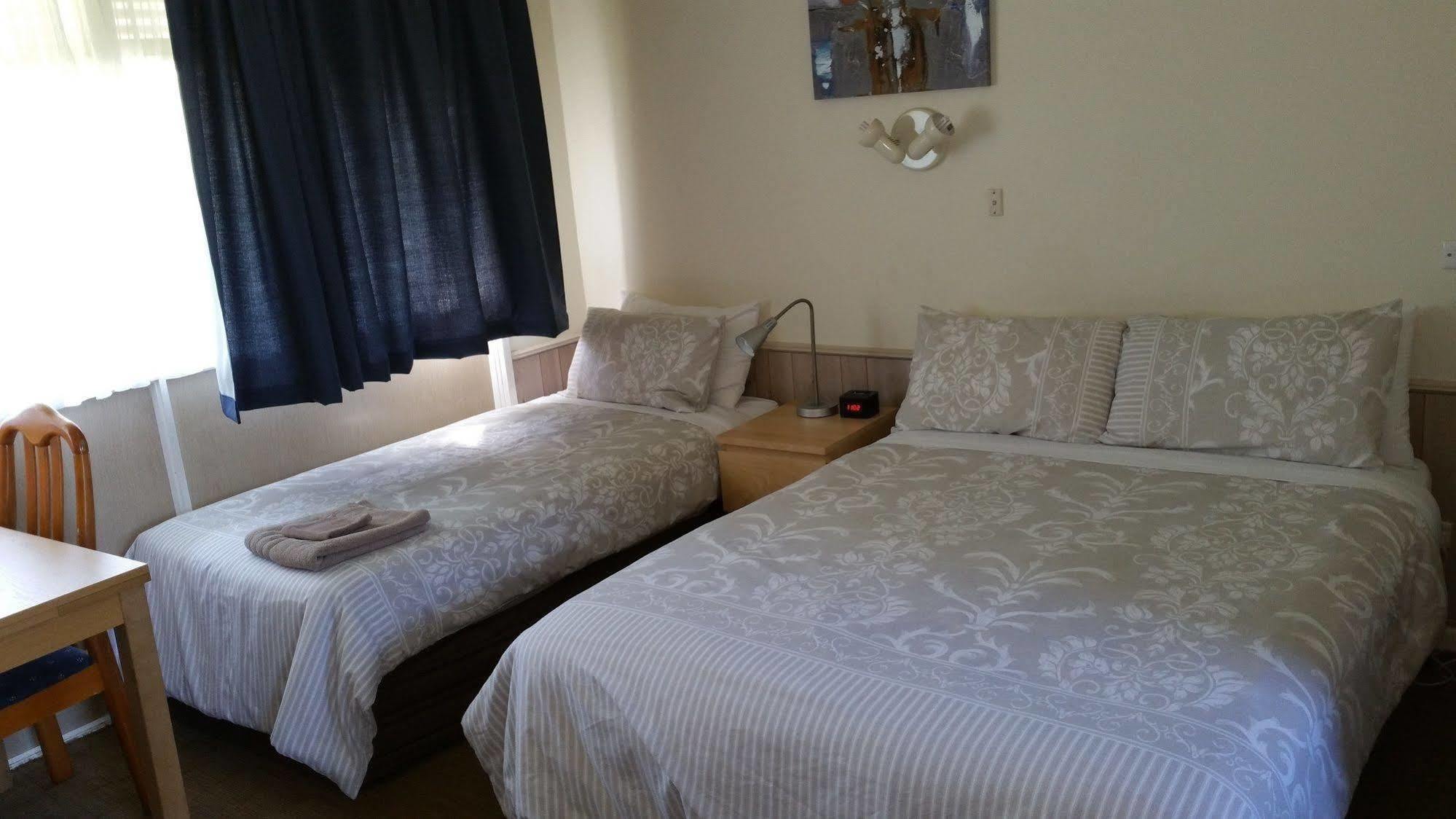 Kaniva Midway Motel Екстер'єр фото