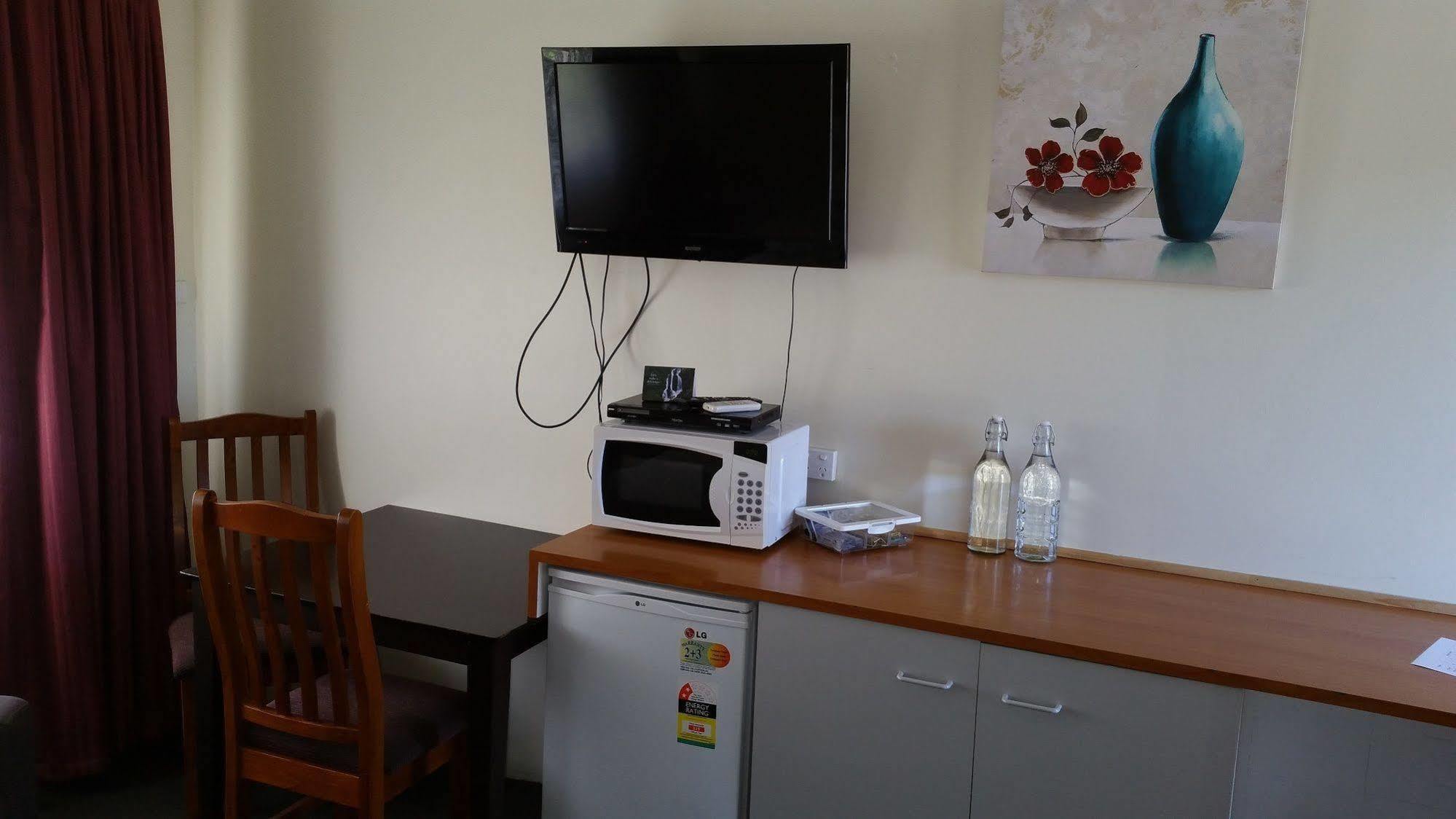 Kaniva Midway Motel Екстер'єр фото