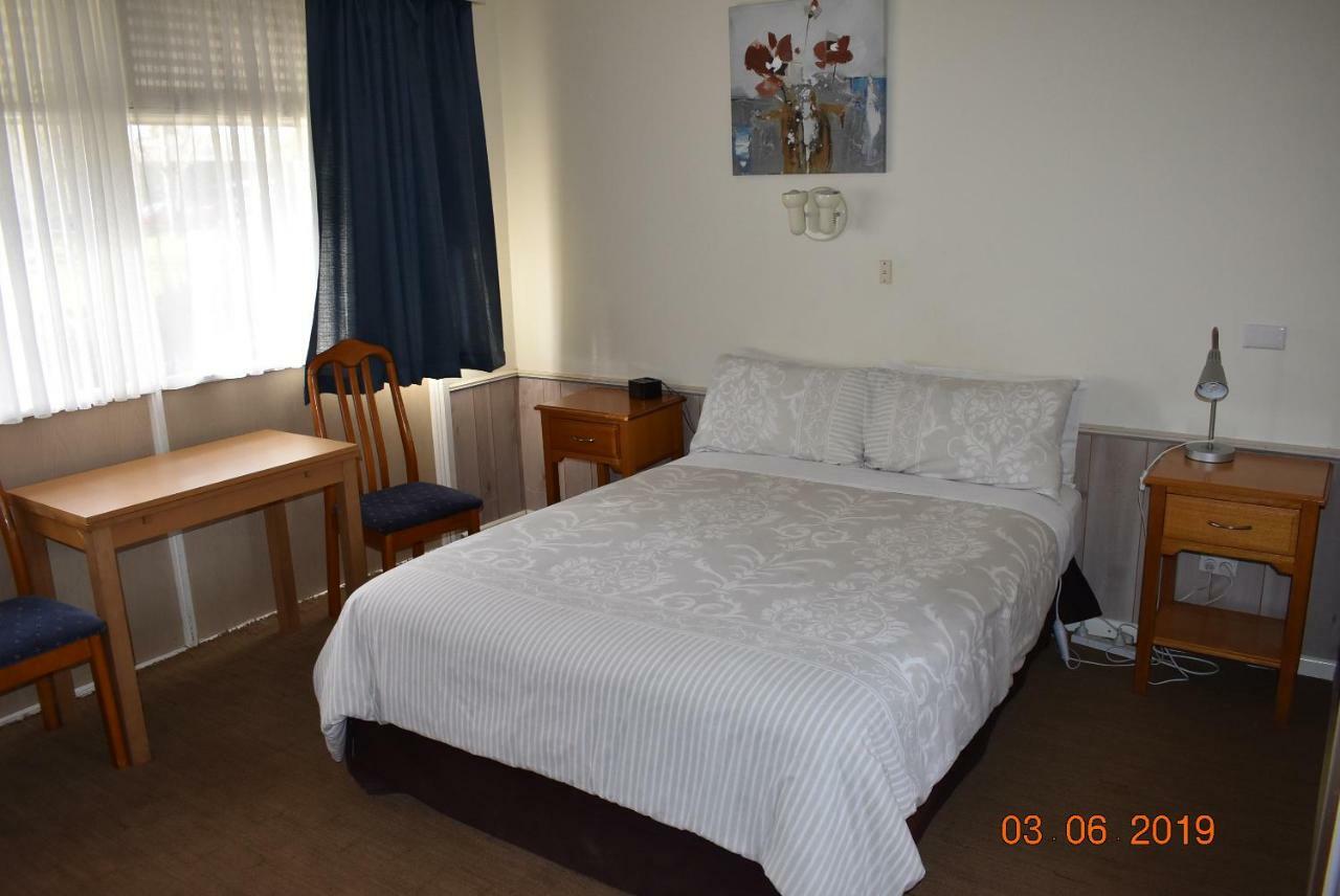 Kaniva Midway Motel Екстер'єр фото